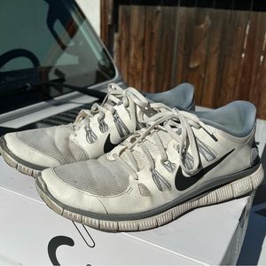 Nike Free 5.0 Black/White Running Shoe Men’s sz 12